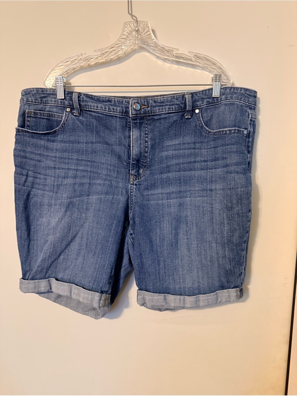Jennifer Lopez Bermuda blue jean shorts size 18